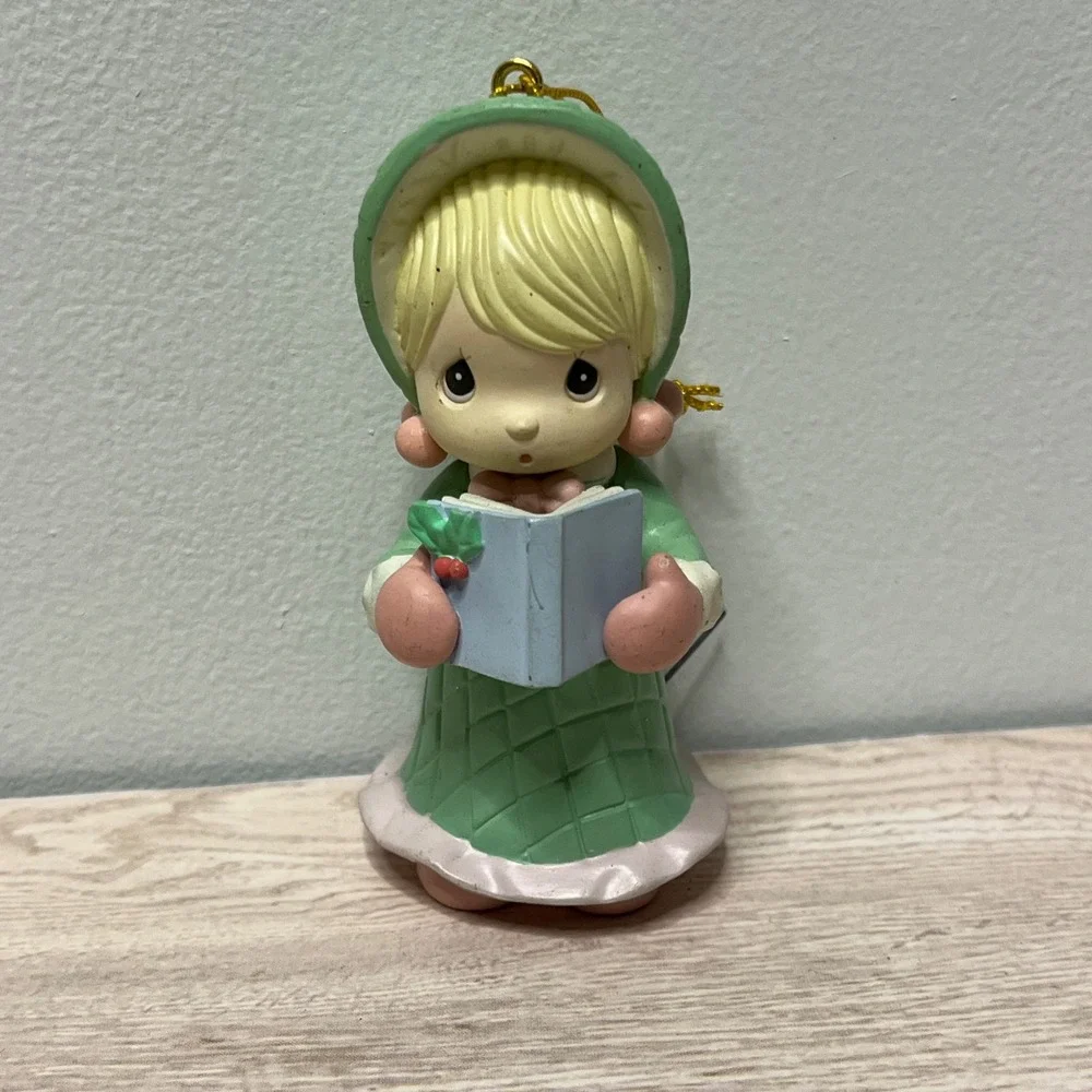 Precious Moments 1995 Caroler Girl Ornament Holding‎ Book Christmas Figurine